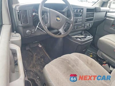 Zdjęcie 8 z 13 samochodu: 2022 CHEVROLET EXPRESS BOX TRUCK VIN:1GB0GRF78N1290918 - miniatura