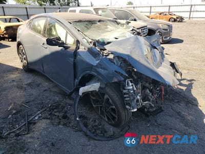 Czwarte zdjęcie samochodu z boku: 2024 TOYOTA PRIUS PRIME XSE VIN:JTDACACU2R3018575 - miniatura