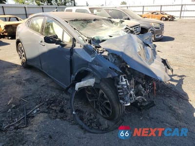 Czwarte zdjęcie samochodu z boku: 2024 TOYOTA PRIUS PRIME XSE VIN:JTDACACU2R3018575 - miniatura