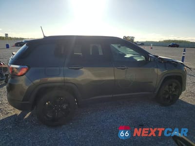 Trzecie zdjęcie samochodu z tyłu: 2020 JEEP COMPASS LATITUDE VIN:3C4NJCBB7LT158605 - miniatura