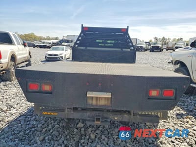 Zdjęcie 6 z 11 samochodu: 2017 CHEVROLET SILVERADO FLATBED TRUCK VIN:1GB4KYCG3HF107494 - miniatura