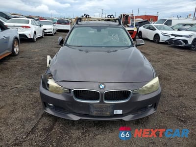 Piąte zdjęcie samochodu w środku: 2013 BMW 320 I VIN:WBA3B1C52DK128624 - miniatura