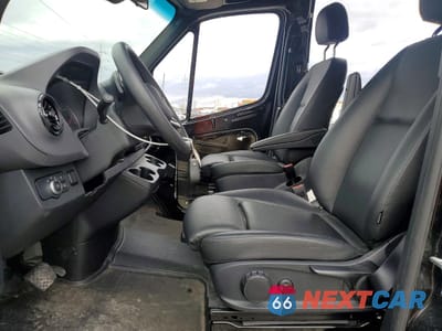 Zdjęcie 8 z 15 samochodu: 2024 MERCEDES-BENZ SPRINTER VIN:W1Z4NFHY7RP660144 - miniatura