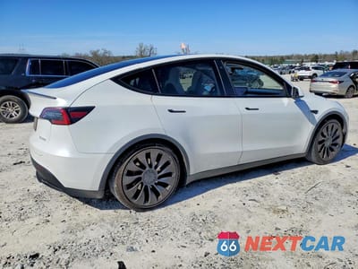 Trzecie zdjęcie samochodu z tyłu: 2020 TESLA MODEL Y VIN:5YJYGDEF3LF019859 - miniatura