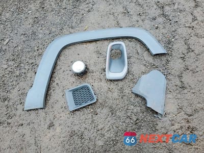 Zdjęcie 12 z 13 samochodu: 2015 JEEP RENAGADE VIN:ZACCJBBT0FPB73781 - miniatura