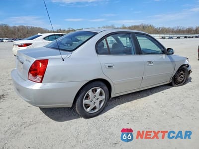 Trzecie zdjęcie samochodu z tyłu: 2004 HYUNDAI ELANTRA GLS VIN:KMHDN46D24U875000 - miniatura