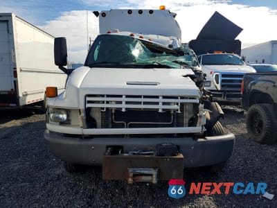 Piąte zdjęcie samochodu w środku: 2009 CHEVROLET C5500 UTILITY / SERVICE TRUCK VIN:1GBE5C1919F402517 - miniatura