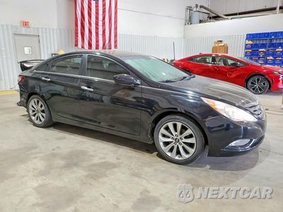 Czwarte zdjęcie samochodu z boku: 2011 HYUNDAI SONATA SE 2.0T VIN:5NPEC4ABXBH208963 - miniatura