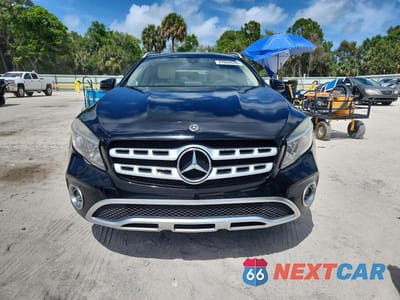 Piąte zdjęcie samochodu w środku: 2018 MERCEDES-BENZ GLA 250 VIN:WDCTG4EB7JJ426882 - miniatura
