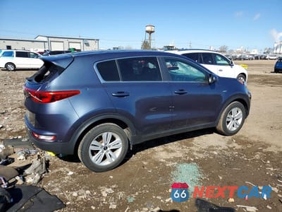 Trzecie zdjęcie samochodu z tyłu: 2017 KIA SPORTAGE LX VIN:KNDPMCAC7H7269645 - miniatura
