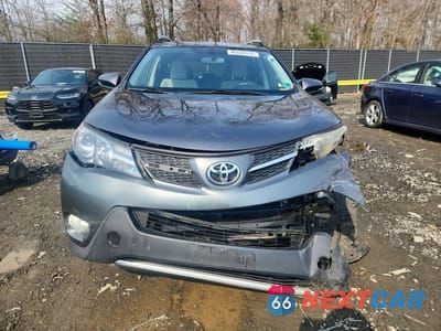 Piąte zdjęcie samochodu w środku: 2015 TOYOTA RAV4 XLE VIN:JTMRFREV8FD134948 - miniatura