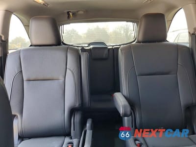 Zdjęcie 10 z 13 samochodu: 2019 TOYOTA HIGHLANDER LIMITED PLATINUM VIN:5TDDZRFH6KS966071 - miniatura