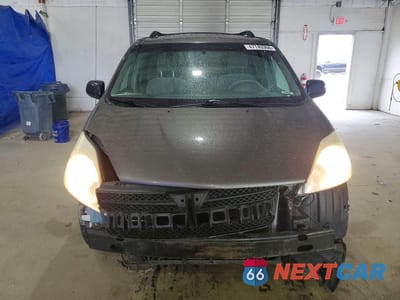 Piąte zdjęcie samochodu w środku: 2005 TOYOTA SIENNA LE 7 PASSENGER VIN:5TDZA23CX5S301725 - miniatura