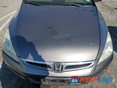 Zdjęcie 11 z 12 samochodu: 2006 HONDA ACCORD EX VIN:1HGCM66886A033818 - miniatura