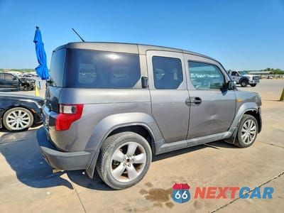 Trzecie zdjęcie samochodu z tyłu: 2011 HONDA ELEMENT LX VIN:5J6YH1H31BL003033 - miniatura