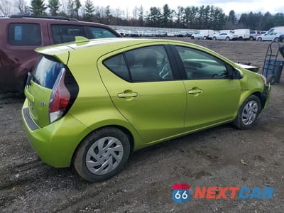 Trzecie zdjęcie samochodu z tyłu: 2016 TOYOTA PRIUS C TWO VIN:JTDKDTB38G1118078 - miniatura
