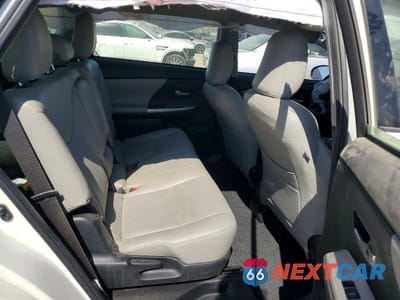Zdjęcie 11 z 13 samochodu: 2017 TOYOTA PRIUS V THREE VIN:JTDZN3EU9HJ065800 - miniatura