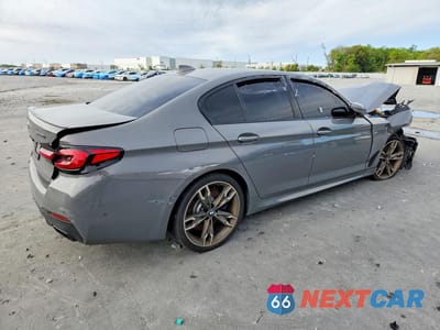 Trzecie zdjęcie samochodu z tyłu: 2021 BMW M550XI XDRIVE VIN:WBA13BK01MCF22757 - miniatura