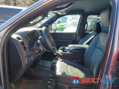 Zdjęcie 7 z 11 samochodu: 2023 RAM 5500 FLATBED TRUCK VIN:3C7WRNFL8PG648788 - miniatura