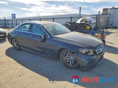 Czwarte zdjęcie samochodu z boku: 2017 MERCEDES-BENZ E 300 VIN:WDDZF4JB2HA170675 - miniatura