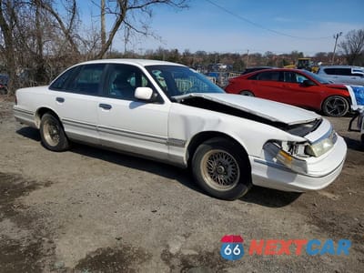 Czwarte zdjęcie samochodu z boku: 1997 FORD CROWN VICTORIA LX VIN:2FALP74W1VX161164 - miniatura