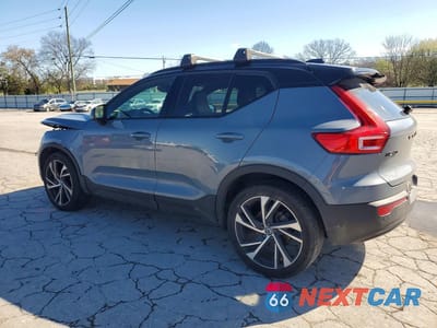 Drugie zdjęcie samochodu z przodu: 2022 VOLVO XC40 T5 R-DESIGN VIN:YV4162UM6N2719399 - miniatura