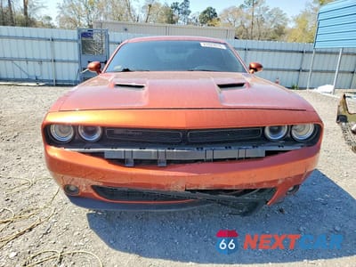 Piąte zdjęcie samochodu w środku: 2020 DODGE CHALLENGER SXT VIN:2C3CDZAG9LH214782 - miniatura