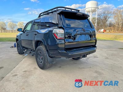 Trzecie zdjęcie samochodu z tyłu: 2023 TOYOTA 4RUNNER TRD PRO VIN:JTELU5JR1P6185867 - miniatura