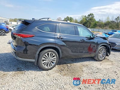 Trzecie zdjęcie samochodu z tyłu: 2021 TOYOTA HIGHLANDER PLATINUM VIN:5TDFZRBH8MS087821 - miniatura