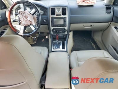 Zdjęcie 8 z 12 samochodu: 2006 CHRYSLER 300C VIN:2C3LA63H76H116027 - miniatura
