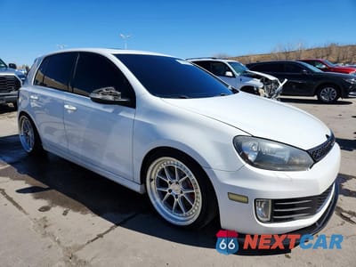 Czwarte zdjęcie samochodu z boku: 2013 VOLKSWAGEN GTI VIN:WVWHD7AJ5DW116918 - miniatura