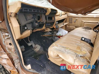 Zdjęcie 8 z 11 samochodu: 1985 FORD F150 STYLS VIN:1FTEF14Y8FNA87362 - miniatura