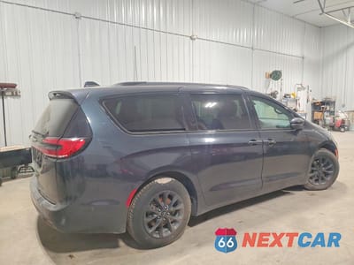Trzecie zdjęcie samochodu z tyłu: 2021 CHRYSLER PACIFICA TOURING L VIN:2C4RC1BGXMR596924 - miniatura