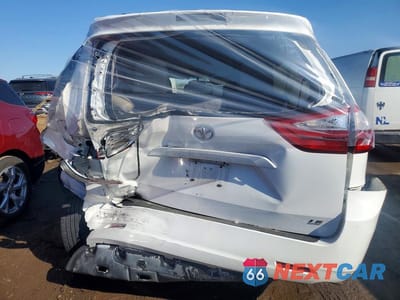 Zdjęcie 6 z 12 samochodu: 2017 TOYOTA SIEANNA VIN:5TDKZ3DC5HS858674 - miniatura