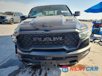 Piąte zdjęcie samochodu w środku: 2026 RAM 1500 REBEL VIN:1C6SRFLP4TN206429 - miniatura