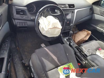 Zdjęcie 8 z 12 samochodu: 2010 SUZUKI KIZASHI GTS VIN:JS2RF9A5XA6100454 - miniatura