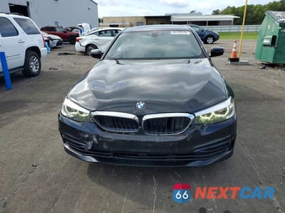 Piąte zdjęcie samochodu w środku: 2019 BMW 530E VIN:WBAJA9C56KB399143 - miniatura