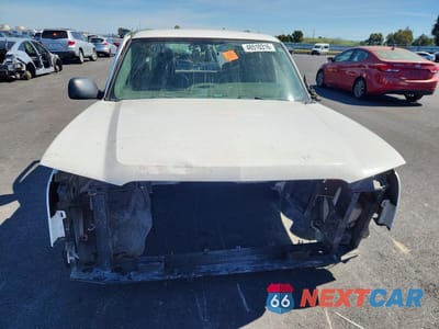 Piąte zdjęcie samochodu w środku: 2004 CHEVROLET SILVERADO C2500 HEAVY DUTY VIN:1GCHC29U24E382584 - miniatura