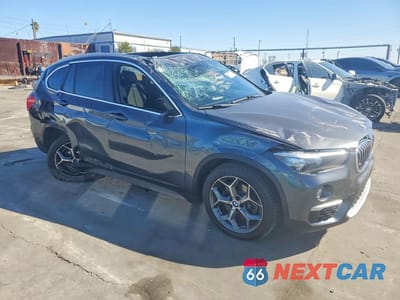 Czwarte zdjęcie samochodu z boku: 2018 BMW X1 XDRIVE28I VIN:WBXHT3C36J5K31137 - miniatura