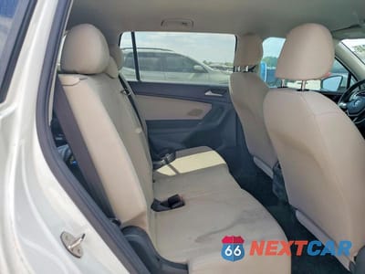 Zdjęcie 11 z 14 samochodu: 2018 VOLKSWAGEN TIGUAN S VIN:3VV1B7AX4JM122489 - miniatura