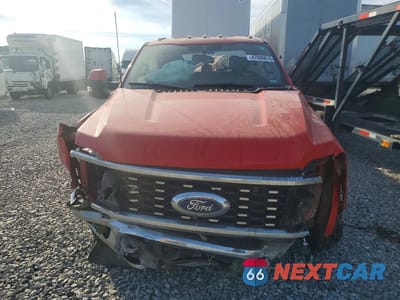 Piąte zdjęcie samochodu w środku: 2023 FORD F450 SUPER DUTY VIN:1FT8W4DM3PEC49265 - miniatura