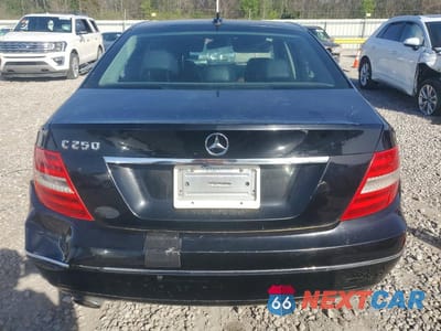 Zdjęcie 6 z 11 samochodu: 2013 MERCEDES-BENZ C 250 VIN:WDDGF4HB1DR259209 - miniatura