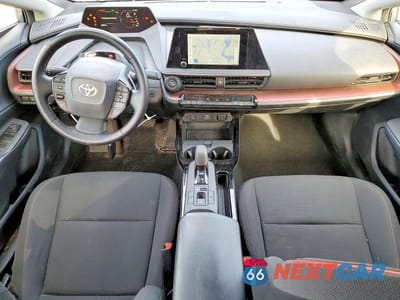 Zdjęcie 8 z 13 samochodu: 2024 TOYOTA PRIUS PRIME SE VIN:JTDACACU3R3019377 - miniatura