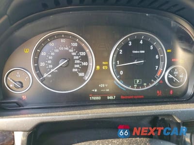 Zdjęcie 9 z 13 samochodu: 2015 BMW X5 XDRIVE35I VIN:5UXKR0C5XF0K69698 - miniatura