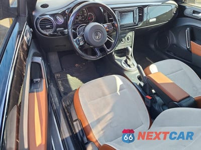 Zdjęcie 8 z 12 samochodu: 2017 VOLKSWAGEN BEETLE 1.8T VIN:3VWF17AT6HM630037 - miniatura