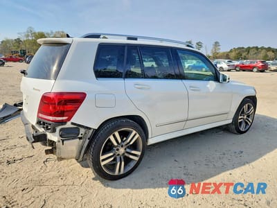 Trzecie zdjęcie samochodu z tyłu: 2015 MERCEDES-BENZ GLK 350 4MATIC VIN:WDCGG8JB0FG374174 - miniatura