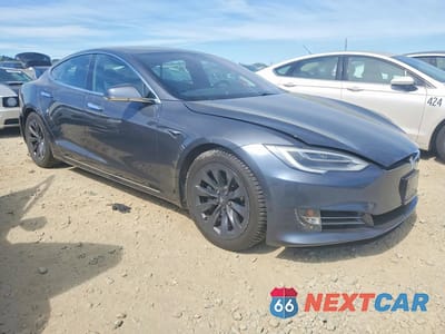 Czwarte zdjęcie samochodu z boku: 2019 TESLA MODEL S VIN:5YJSA1E26KF332471 - miniatura