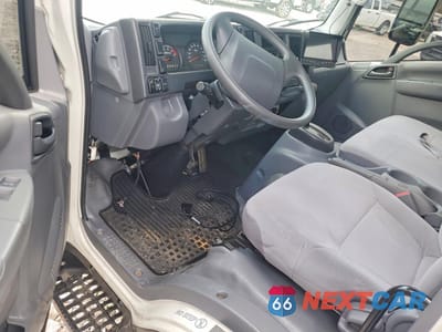 Zdjęcie 8 z 12 samochodu: 2019 ISUZU NPR HD VIN:54DC4W1B3KS807068 - miniatura