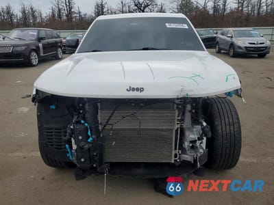 Piąte zdjęcie samochodu w środku: 2023 JEEP GRAND CHEROKEE LAREDO VIN:1C4RJHAG4PC505305 - miniatura