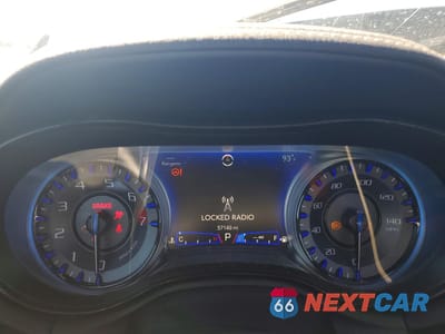 Zdjęcie 17 z 24 samochodu: 2023 CHRYSLER 300 S VIN:2C3CCABG5PH640980 - miniatura